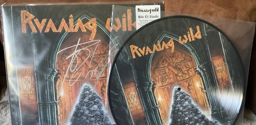 Running wild pile skulls - running,