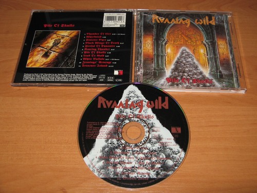 Running wild pile of skulls - pile,