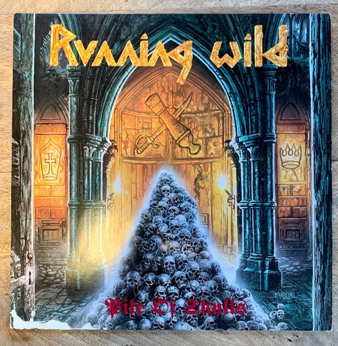 Running wild pile - pile, skulls
